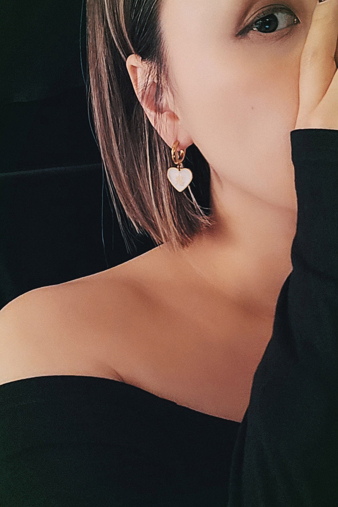 酒/鬼 Alcohol/Ghost Earrings • Red/Cream