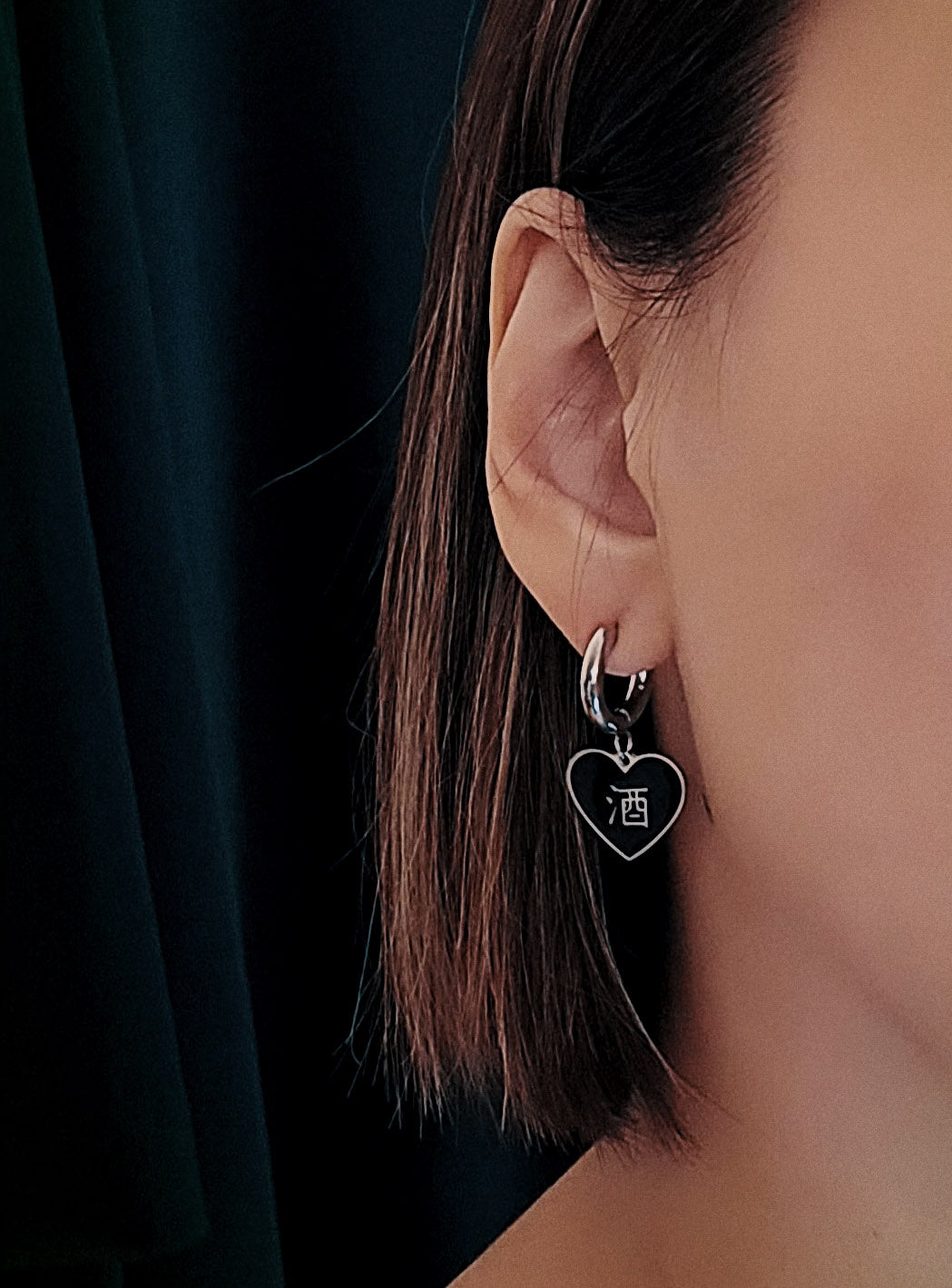 酒/鬼 Alcohol/Ghost Steel Earrings • Black & Pink