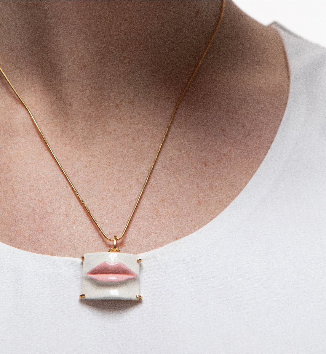 Andres Gallardo / Mouth Pendant