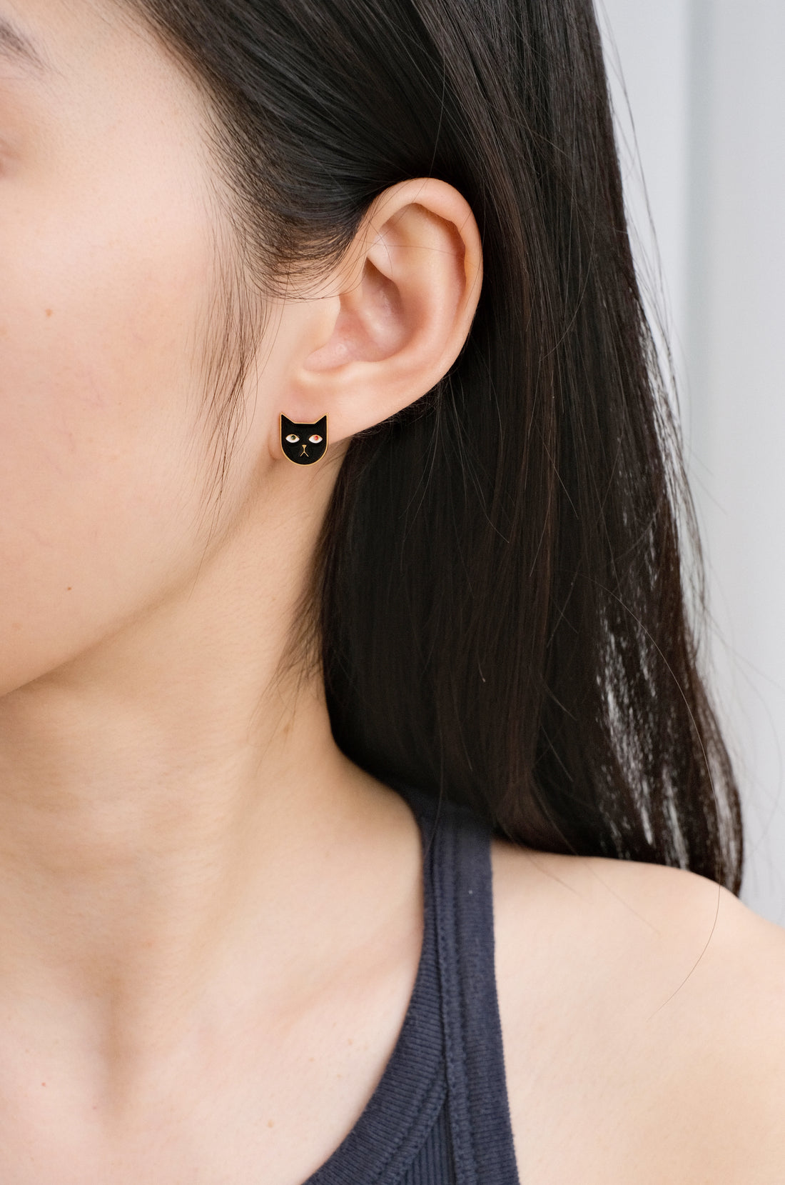 Mini Kitty Tom Earrings • Black