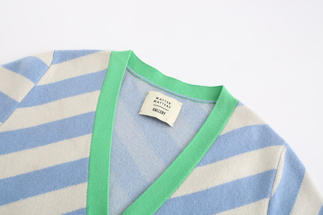 Earn Your / Wool Cashmere-Blend Cardigan • Light Blue / Red