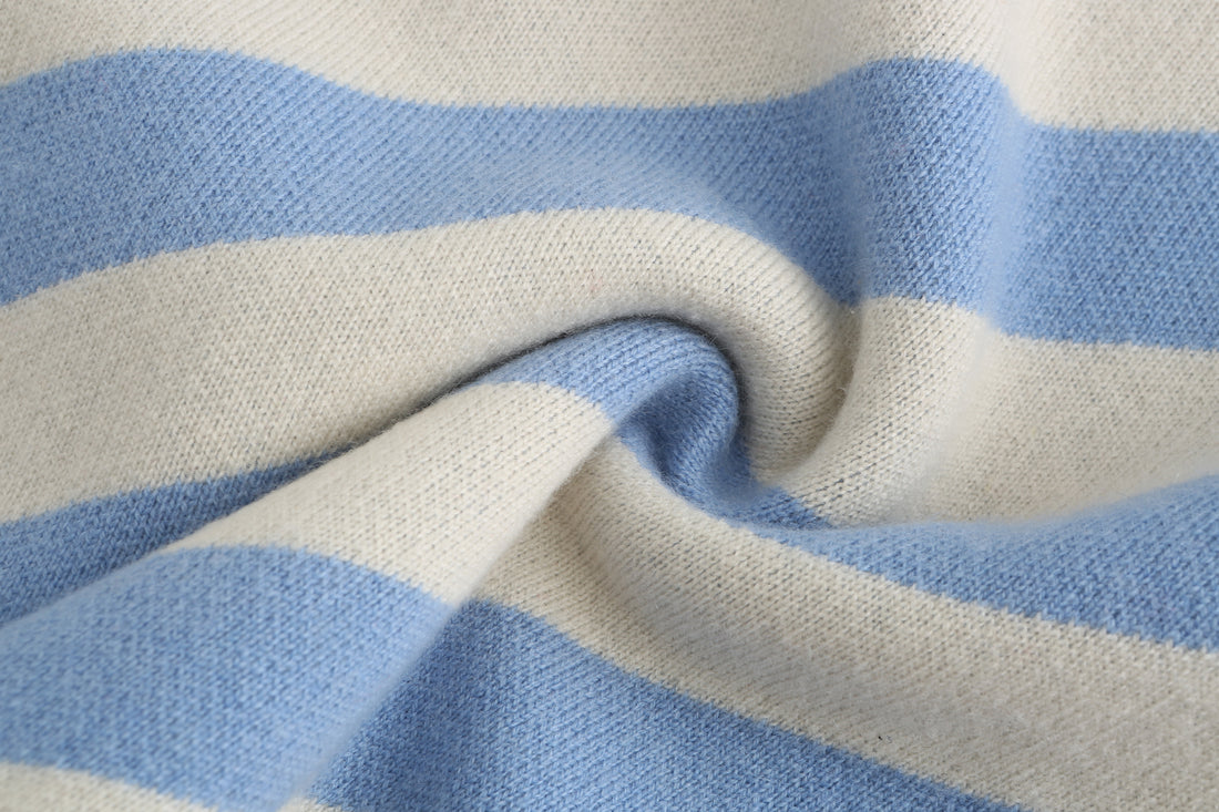 Earn Your / Wool Cashmere-Blend Cardigan • Light Blue / Red
