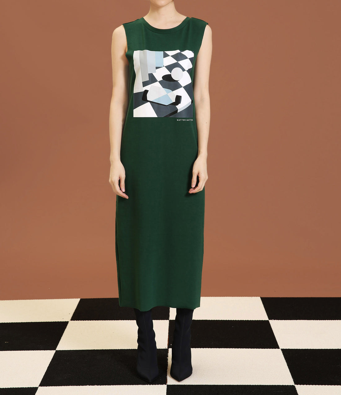 Stairs / V-back T-shirt Dress • Dark Green