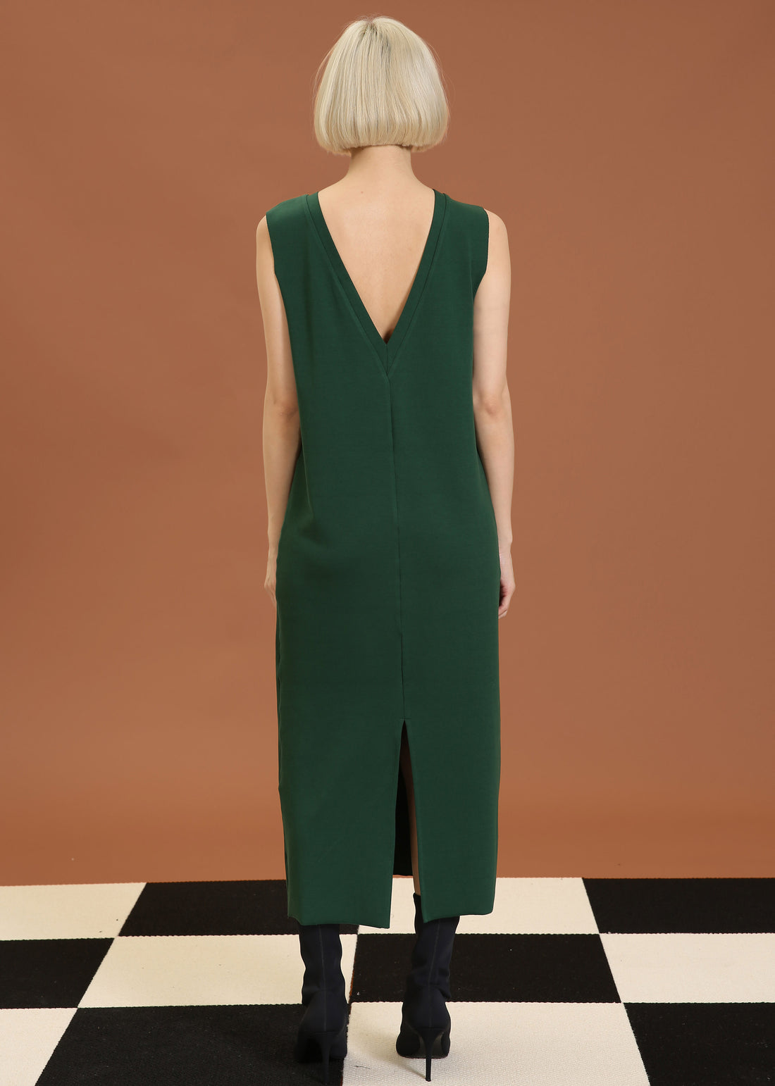 Stairs / V-back T-shirt Dress • Dark Green