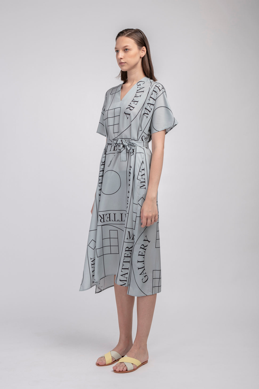'Not' / Pattern Short Sleeved V-Neck Dress • Grey