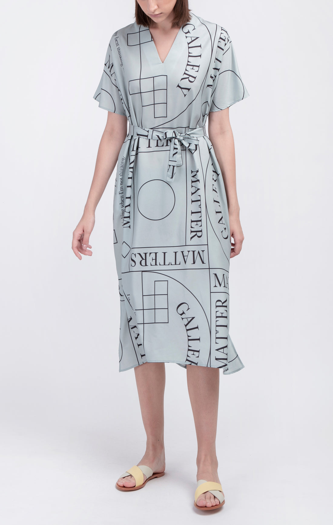 'Not' / Pattern Short Sleeved V-Neck Dress • Grey