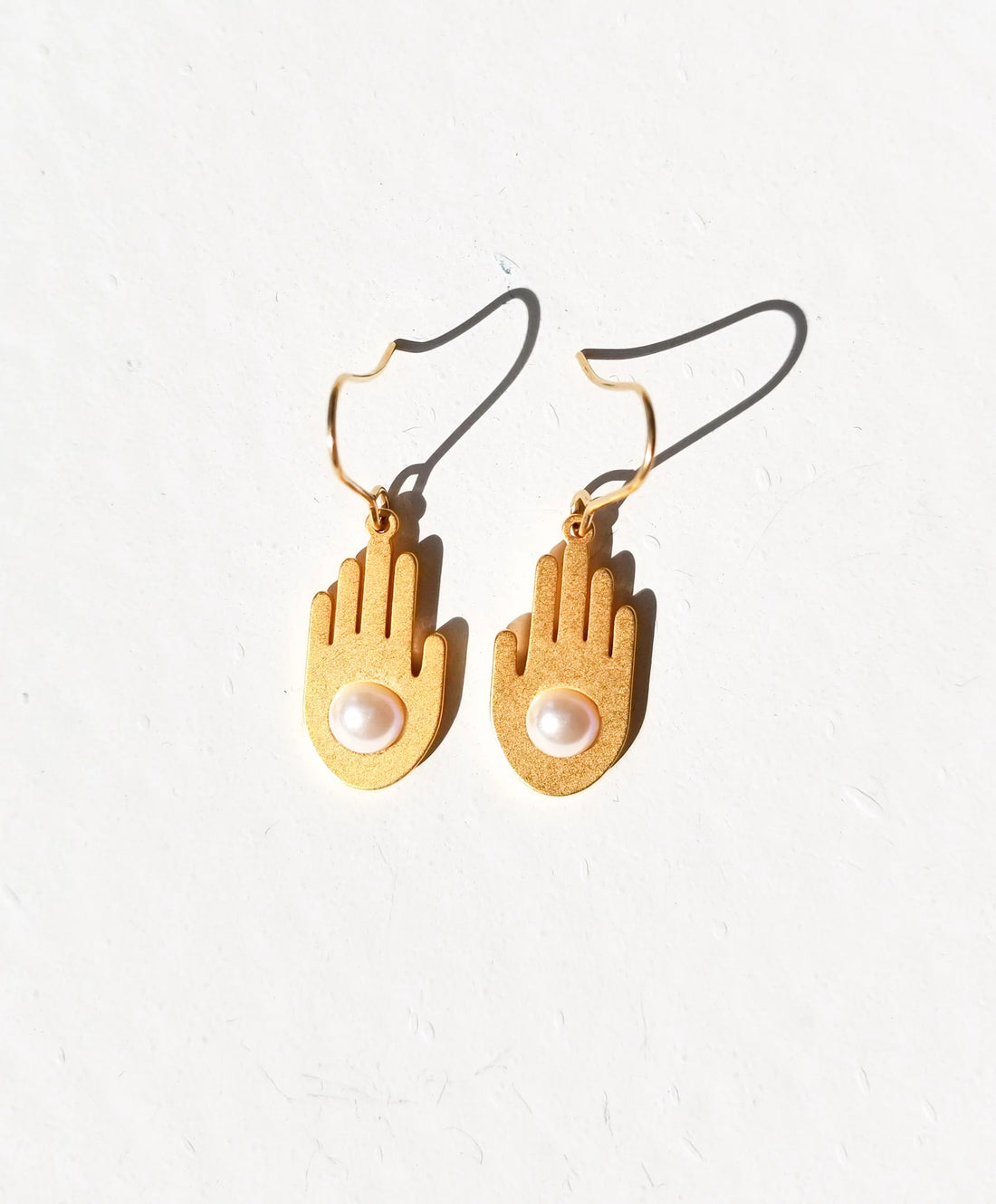 Chance Earrings • Gold / Pearl