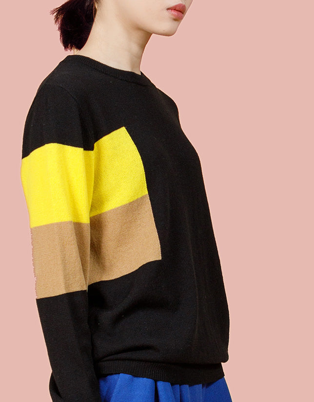 Flag Up / Wool Cashmere-Blend Sweater • Black