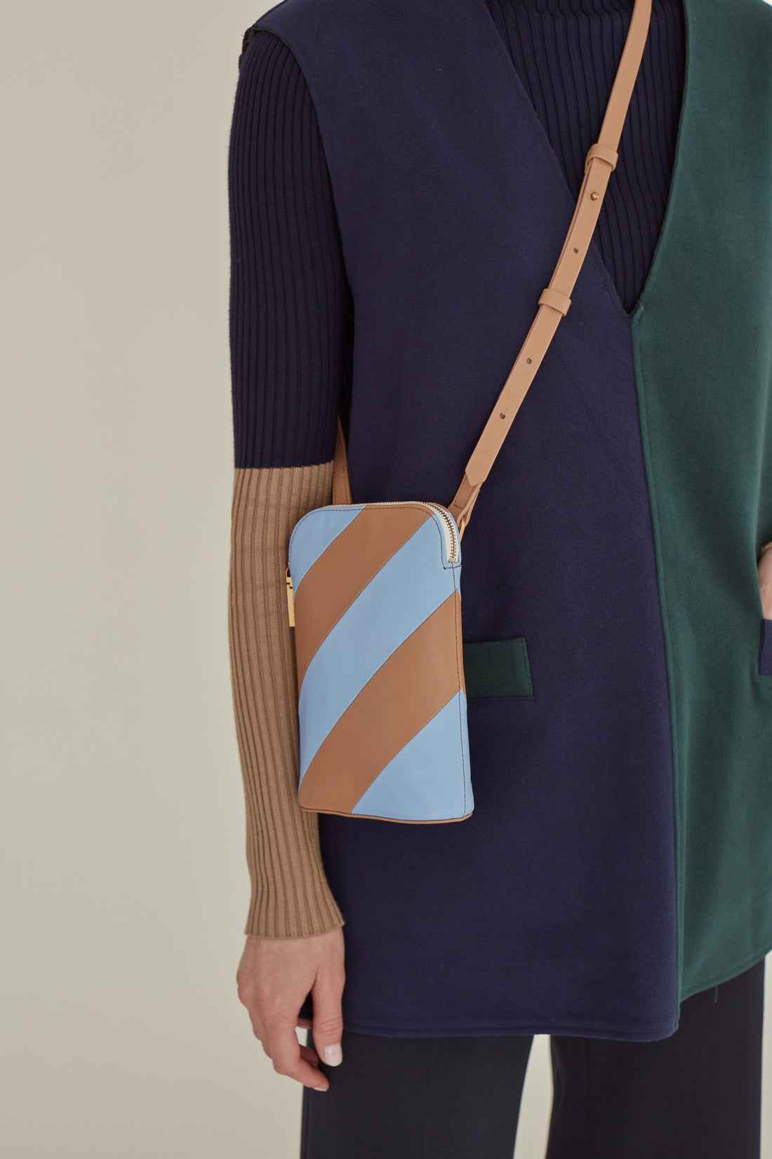 Mini Hama Shoulder Bag • Tan / Forget-Me-Not