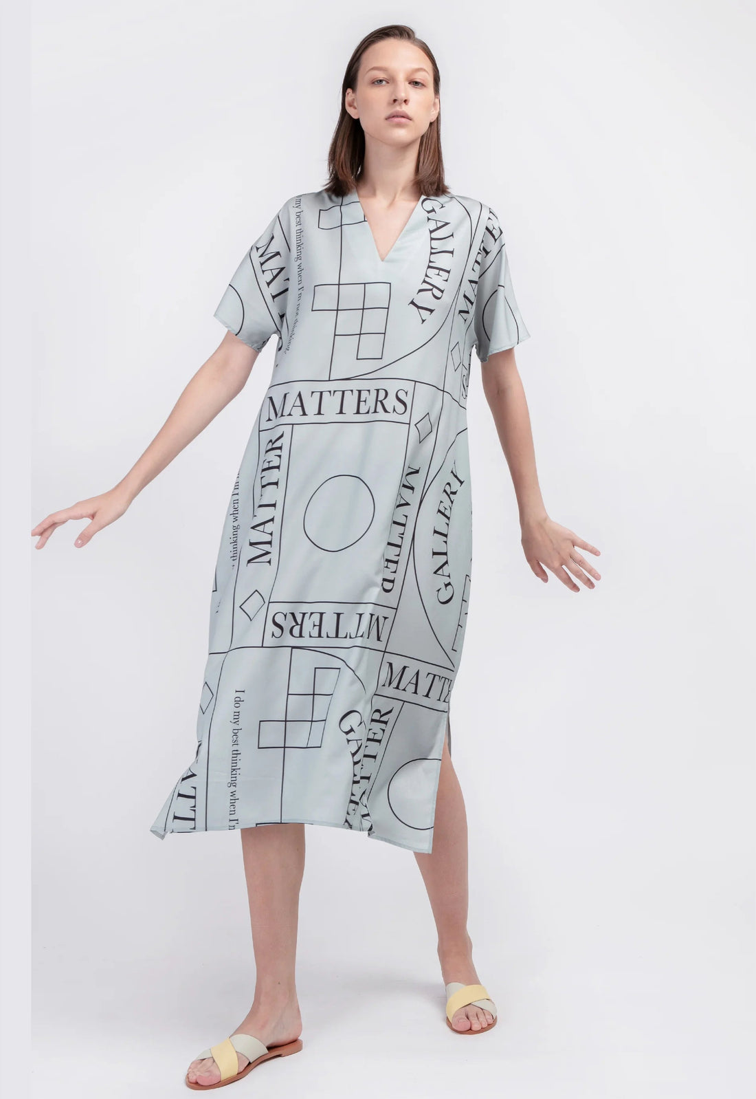 'Not' / Pattern Short Sleeved V-Neck Dress • Grey