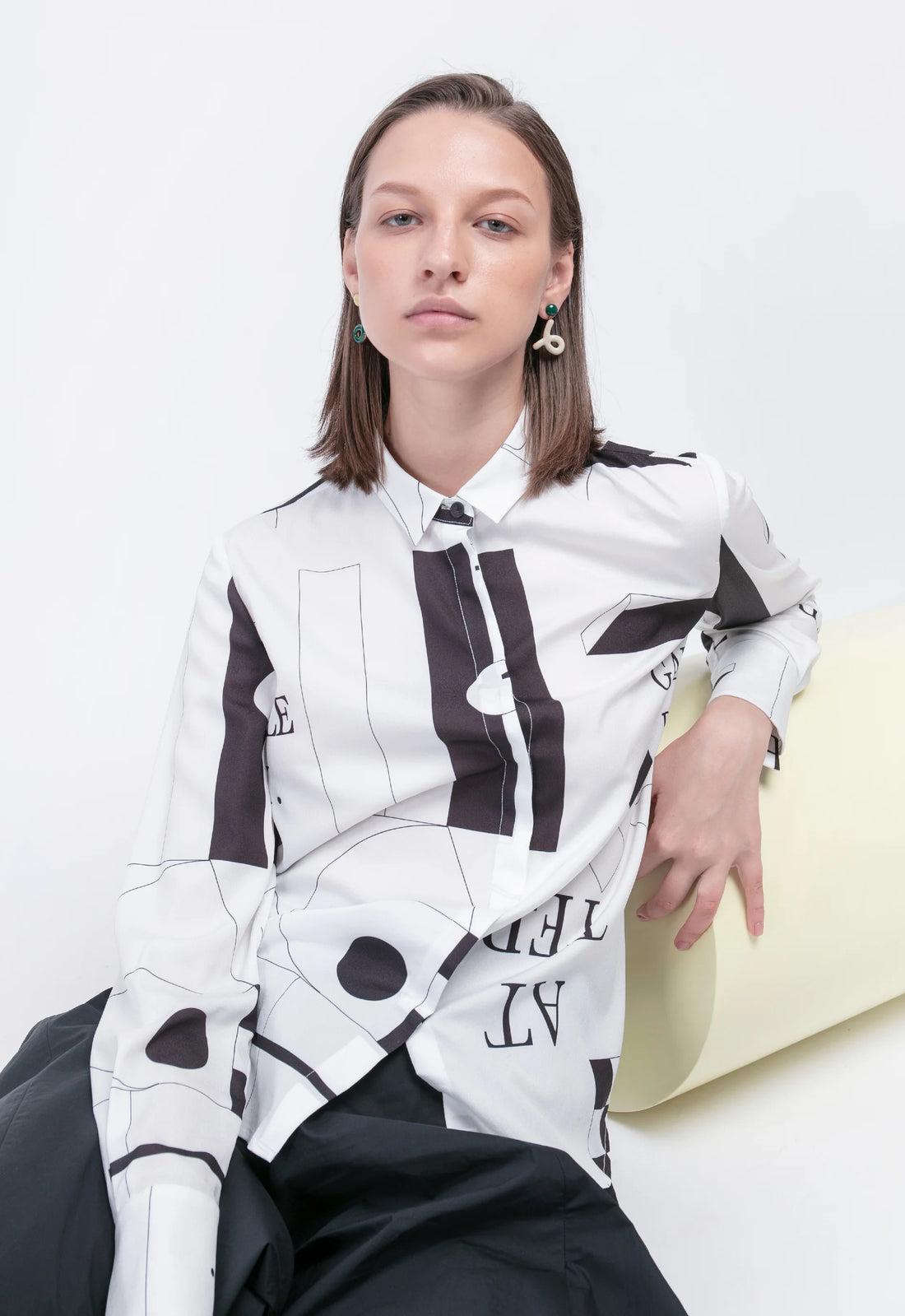 'Mute' / Pattern Capri Shirt • White