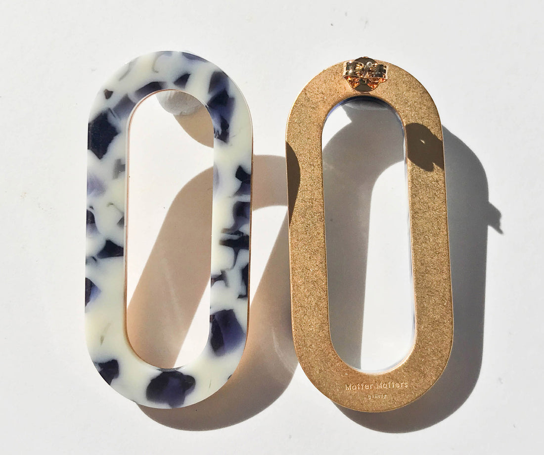 Marbled Oval Earrings • Snow