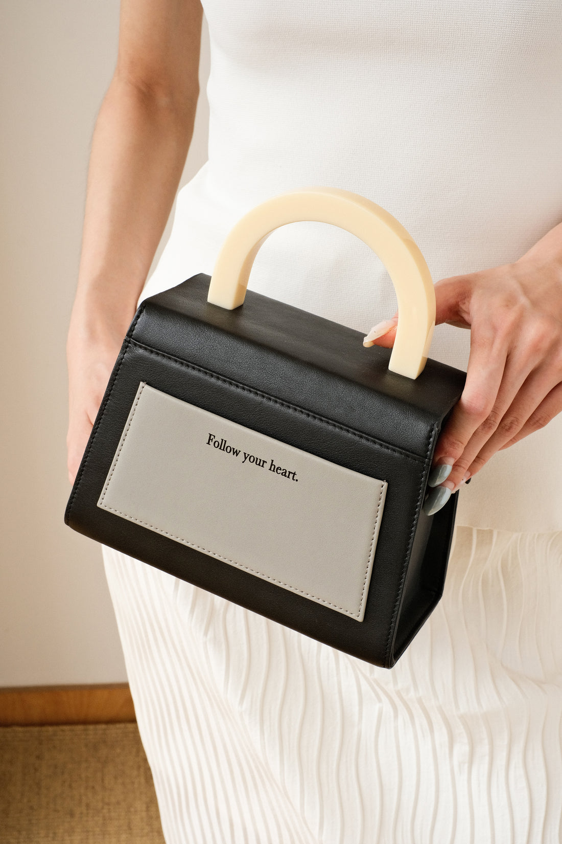 The Hopeless Romantic Bag with Strap  • Black