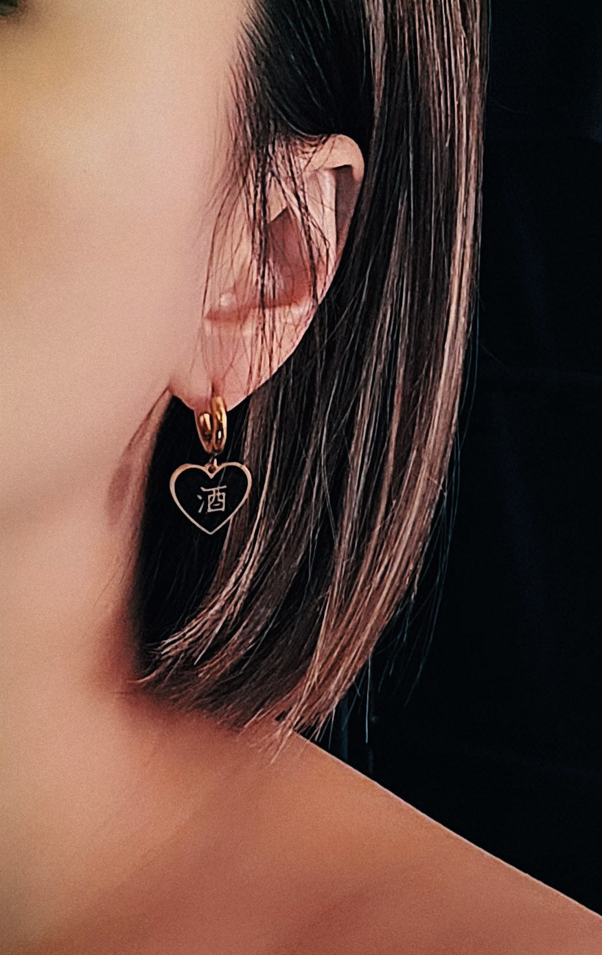 酒/鬼 Alcohol/Ghost Earrings • Black & Pink