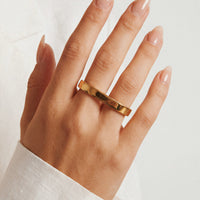 Encase Ring • Gold