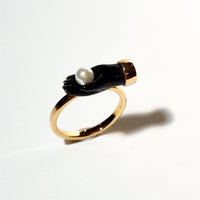 Andres Gallardo / Mini Hand Pearl Ring • Black