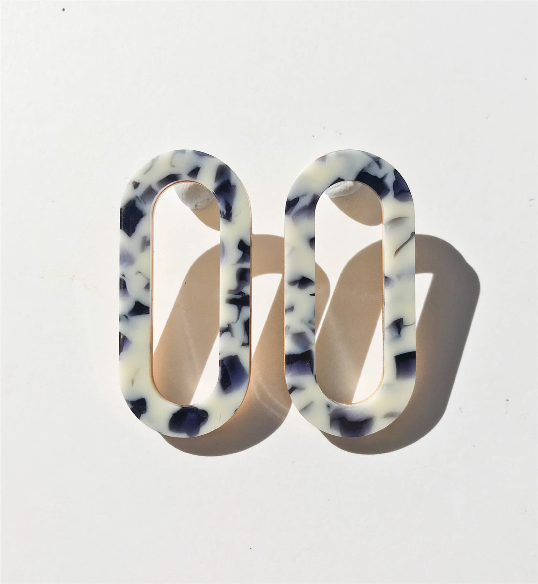 Marbled Oval Earrings • Snow